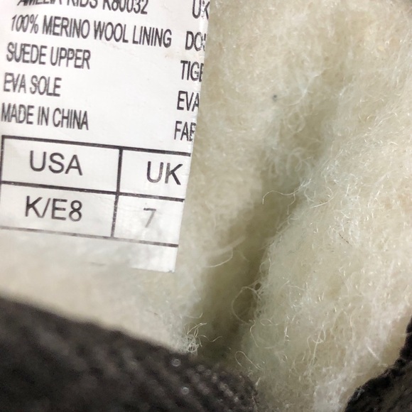 Ukala Suede and sheepskin lined boots. - Picture 7 of 8